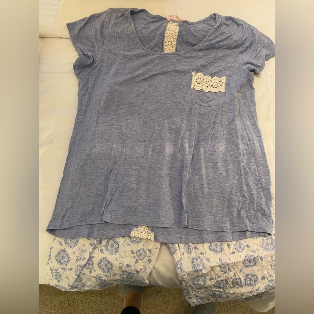 Pj set - Picture 1 of 6